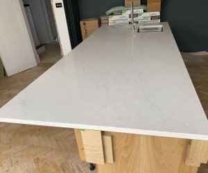 Is White Quartz Worktop Suitable for a Busy Kitchen?